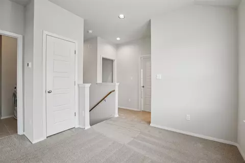293 Gaida Loop, Georgetown, TX 78628 photo 9