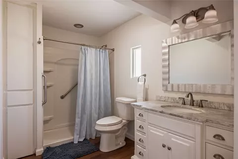 Bath - 446 Roemer Rd, Elgin, TX 78621 photo 4 of 4