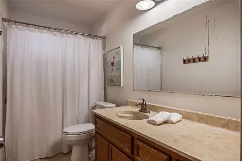 Bath - 446 Roemer Rd, Elgin, TX 78621 photo 3 of 4