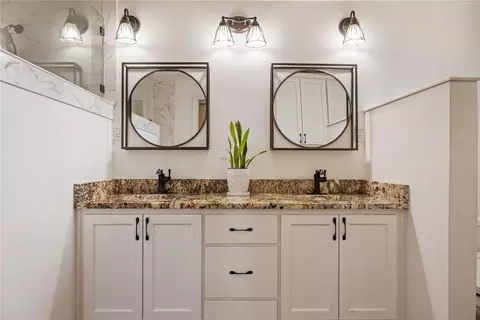 Bath - 446 Roemer Rd, Elgin, TX 78621 photo 1 of 4