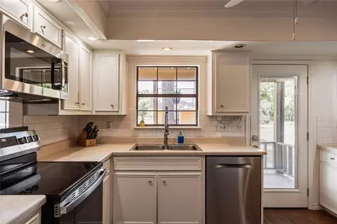 Kitchen - 446 Roemer Rd, Elgin, TX 78621 photo 2 of 6
