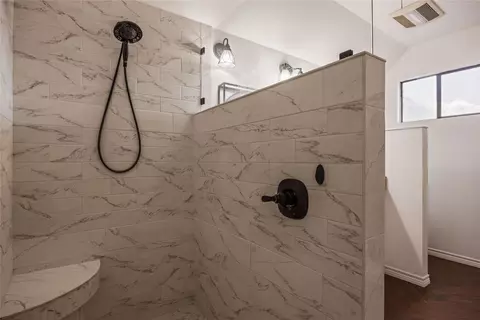 Bath - 446 Roemer Rd, Elgin, TX 78621 photo 2 of 4