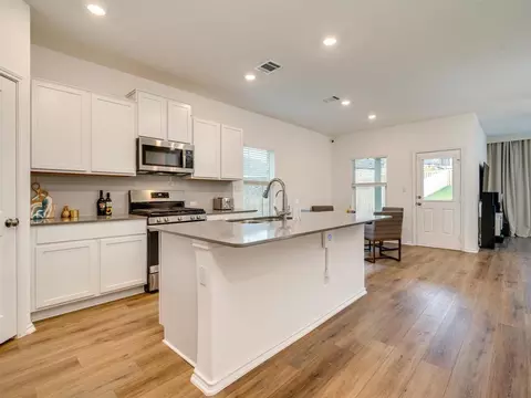 1208 Sweetspire St, Leander, TX 78641
