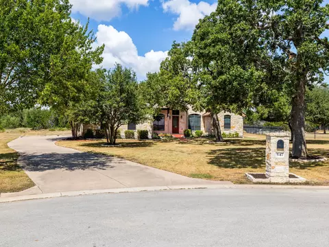 547 Shelf Rock Rd, Driftwood, TX 78619