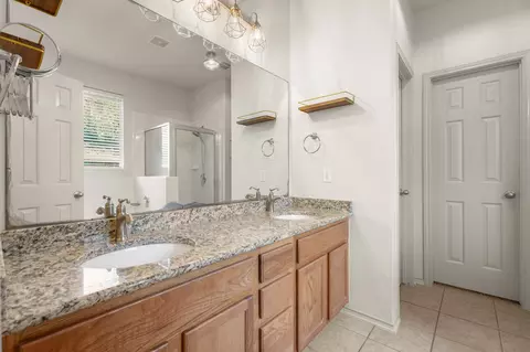 Bath - 411 Olmos Dr, Leander, TX 78641 photo 2 of 5