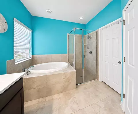 Bath - 16609 Sumptuous Dr, Manor, TX 78653 photo 2 of 3