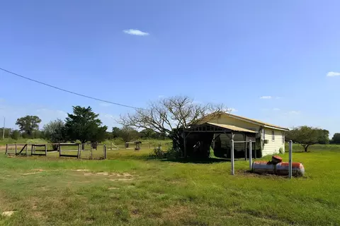 143 Krchnak Rd, La Grange, TX 78945 photo 4