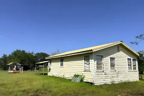 143 Krchnak Rd, La Grange, TX 78945 photo 3