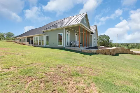 908 Sandy Mountain Dr, Sunrise Beach, TX 78643