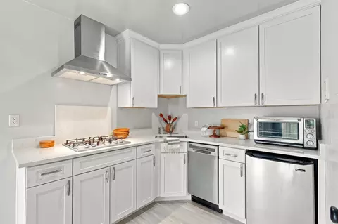 1111 W 10th St #213, Austin, TX 78703