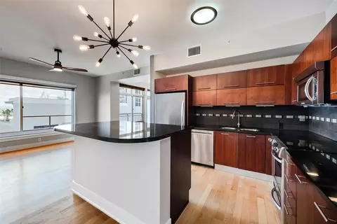 603 Davis St #1201, Austin, TX 78701