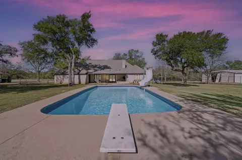 28 Country Oaks Dr, Buda, TX 78610