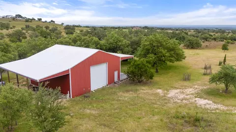 428 Summit Spring Ln, Johnson City, TX 78636