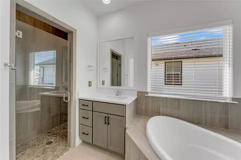 Bath - 449 Dove Trl, Bertram, TX 78605 photo 4 of 6