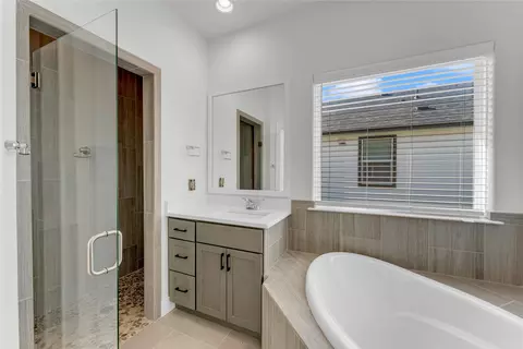 Bath - 449 Dove Trl, Bertram, TX 78605 photo 3 of 6