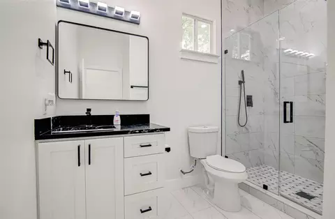 Bath - 165 La Selva Dr, Elgin, TX 78621 photo 2 of 2