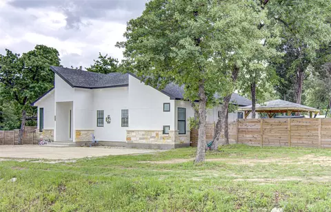 Exterior - 165 La Selva Dr, Elgin, TX 78621 photo 2 of 14