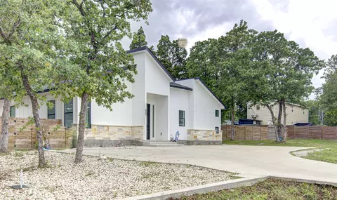 Exterior - 165 La Selva Dr, Elgin, TX 78621 photo 3 of 14