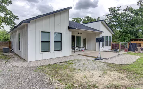 Exterior - 165 La Selva Dr, Elgin, TX 78621 photo 13 of 14