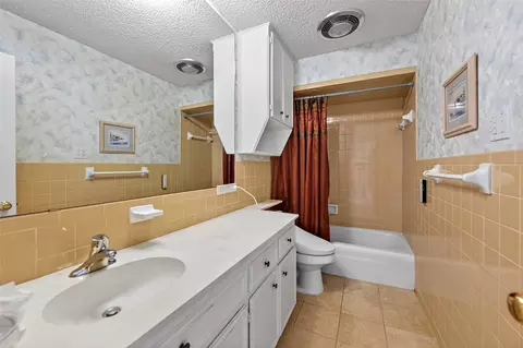 Bath - 5001 Sevan Cv, Austin, TX 78731 photo 4 of 4