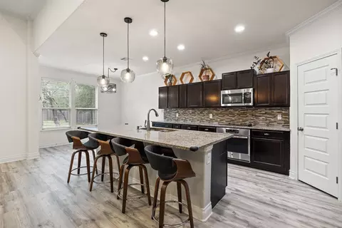 121 W Pauwela Ln, Bastrop, TX 78602
