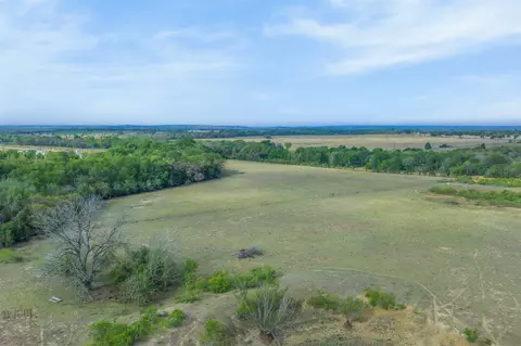 579 Lower Elgin Rd, Elgin, TX 78621 photo 6