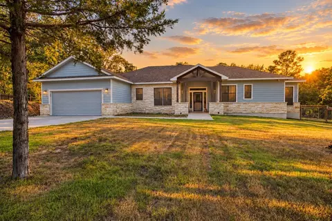 117 W Kamoi Ct, Bastrop, TX 78602