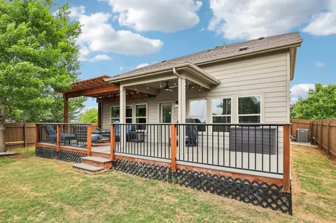 Exterior - 10033 Gertrudis Loop, Austin, TX 78747 photo 4 of 9