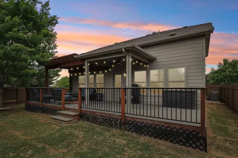 Exterior - 10033 Gertrudis Loop, Austin, TX 78747 photo 2 of 9