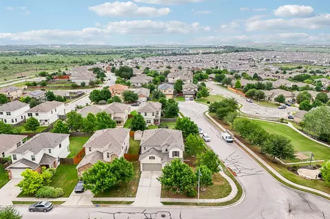 View/Area - 10033 Gertrudis Loop, Austin, TX 78747 photo 2 of 5