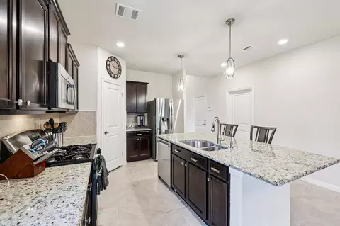 Kitchen - 10033 Gertrudis Loop, Austin, TX 78747 photo 3 of 4