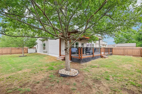 Exterior - 10033 Gertrudis Loop, Austin, TX 78747 photo 8 of 9
