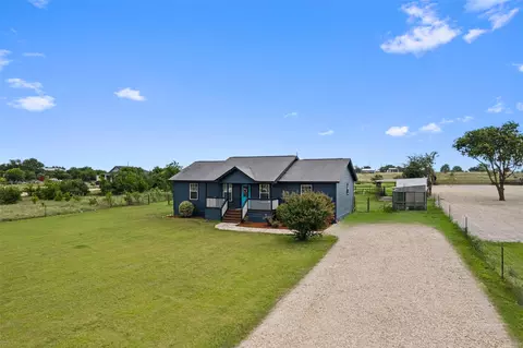 150 Evangeline Ln, Hutto, TX 78634