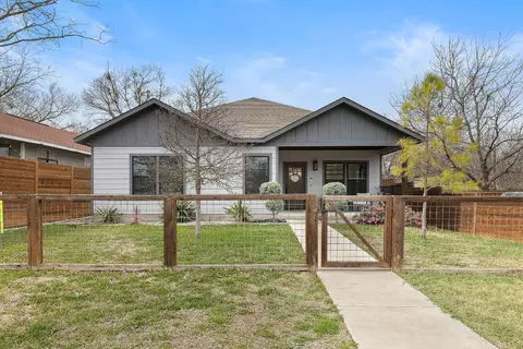 611 Elliott St, Taylor, TX 76574