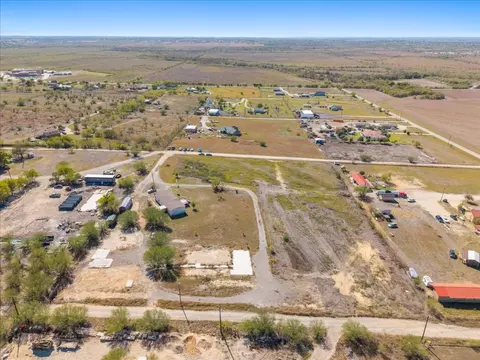View/Area - 1307 Graef Rd #B, Kyle, TX 78640 photo 6 of 9