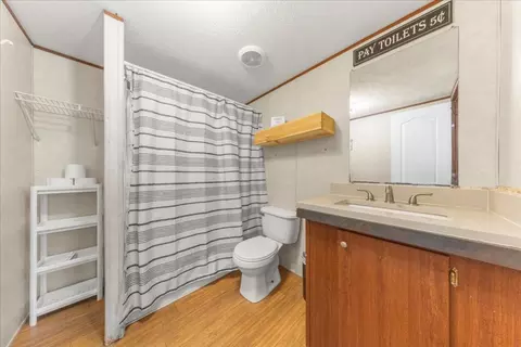 Bath - 1307 Graef Rd #B, Kyle, TX 78640 photo 1 of 2