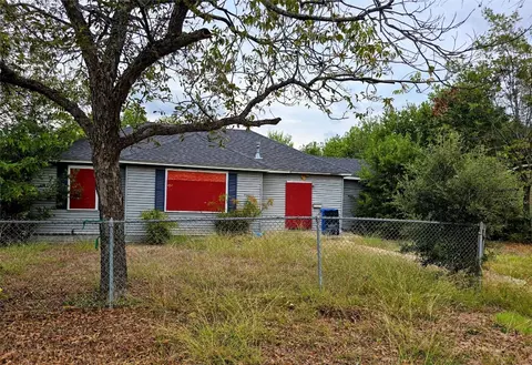914 Porter St, Taylor, TX 76574