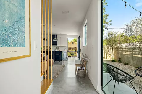 2201 Santa Rosa St, Austin, TX 78702