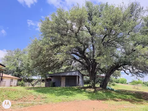 601 E Austin Ave, Llano, TX 78643 photo 4