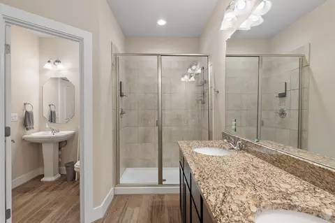 Bath - 423 High Tech Dr, Georgetown, TX 78626 photo 2 of 4