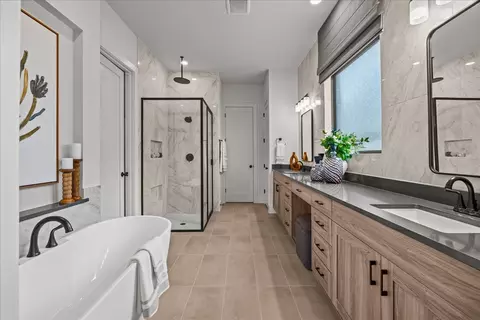 Bath - 480 Vale Run, Kyle, TX 78640 photo 1 of 4