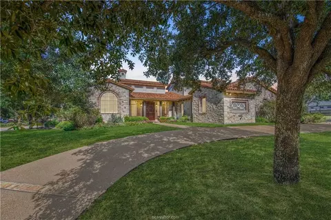 4207 Tuscany Ct, Bryan, TX 77802