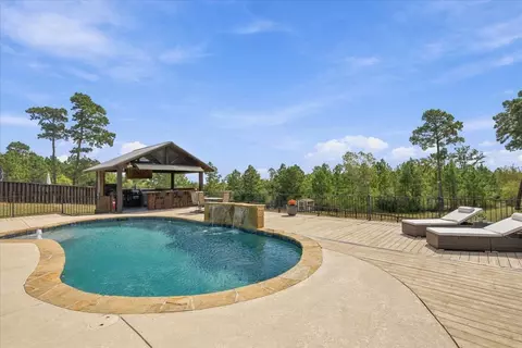 Exterior - 107 E Tanglebriar Ct, Bastrop, TX 78602 photo 8 of 10
