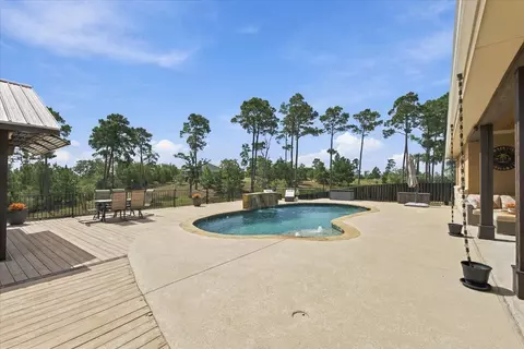 Exterior - 107 E Tanglebriar Ct, Bastrop, TX 78602 photo 9 of 10
