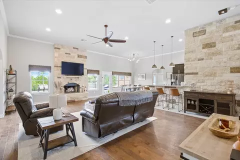 Living - 107 E Tanglebriar Ct, Bastrop, TX 78602 photo 2 of 2