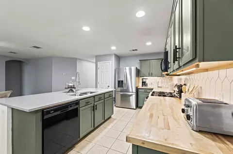 Kitchen - 628 Quarter Ave, Buda, TX 78610 photo 2 of 3