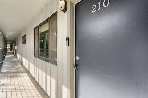2303 E Side Dr #210, Austin, TX 78704