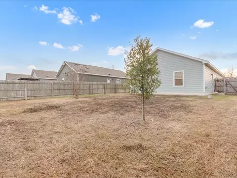 Exterior - 161 Emerald Green Trl, Buda, TX 78610 photo 3 of 4