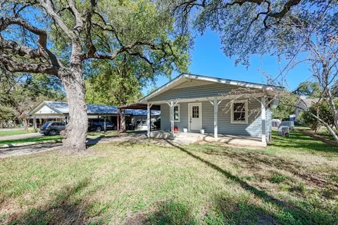 1113 County Road 132b, Kingsland, TX 78639