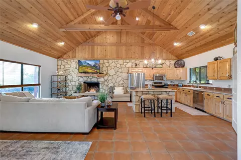 401 Madrone Canyon Dr, Dripping Springs, TX 78620
